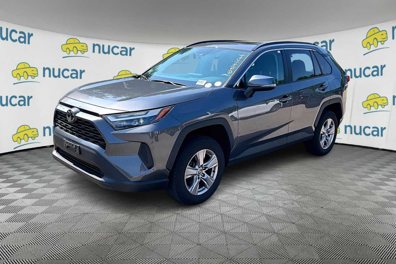 2022 Toyota RAV4 XLE - Photo 2
