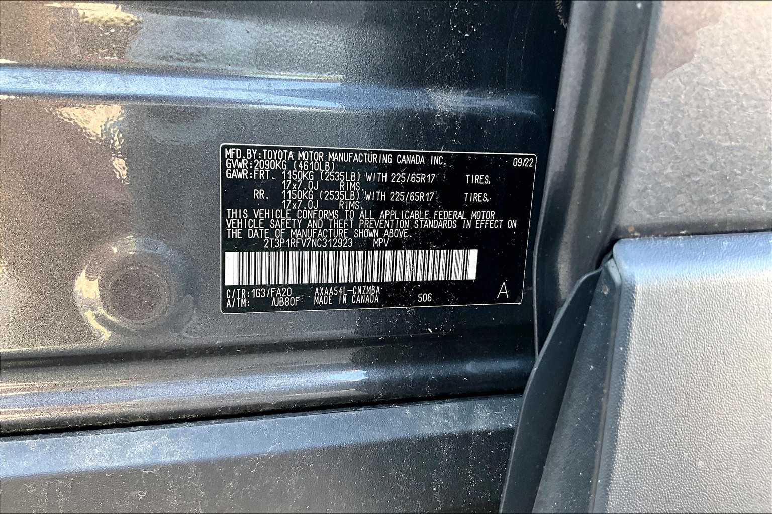 2022 Toyota RAV4 XLE - Photo 6