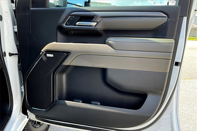 2025 Chevrolet Silverado 2500HD ZR2 - Photo 12