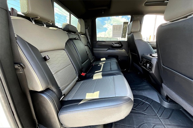 2025 Chevrolet Silverado 2500HD ZR2 - Photo 15