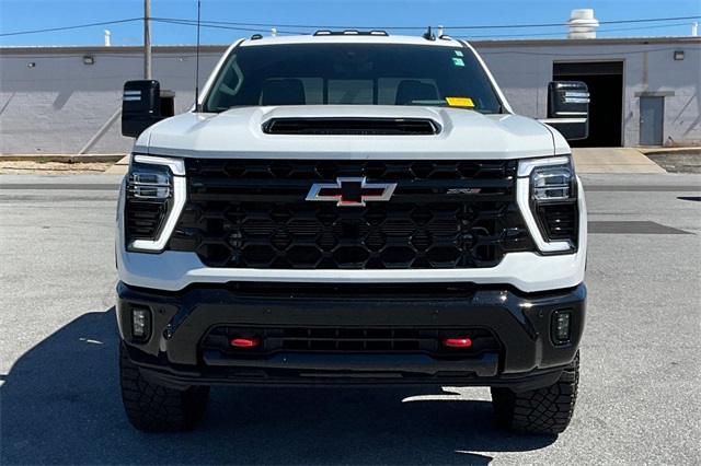 2025 Chevrolet Silverado 2500HD ZR2 - Photo 4