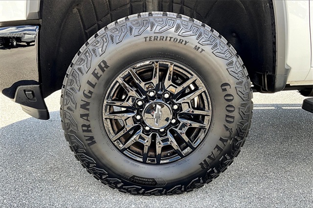 2025 Chevrolet Silverado 2500HD ZR2 - Photo 7