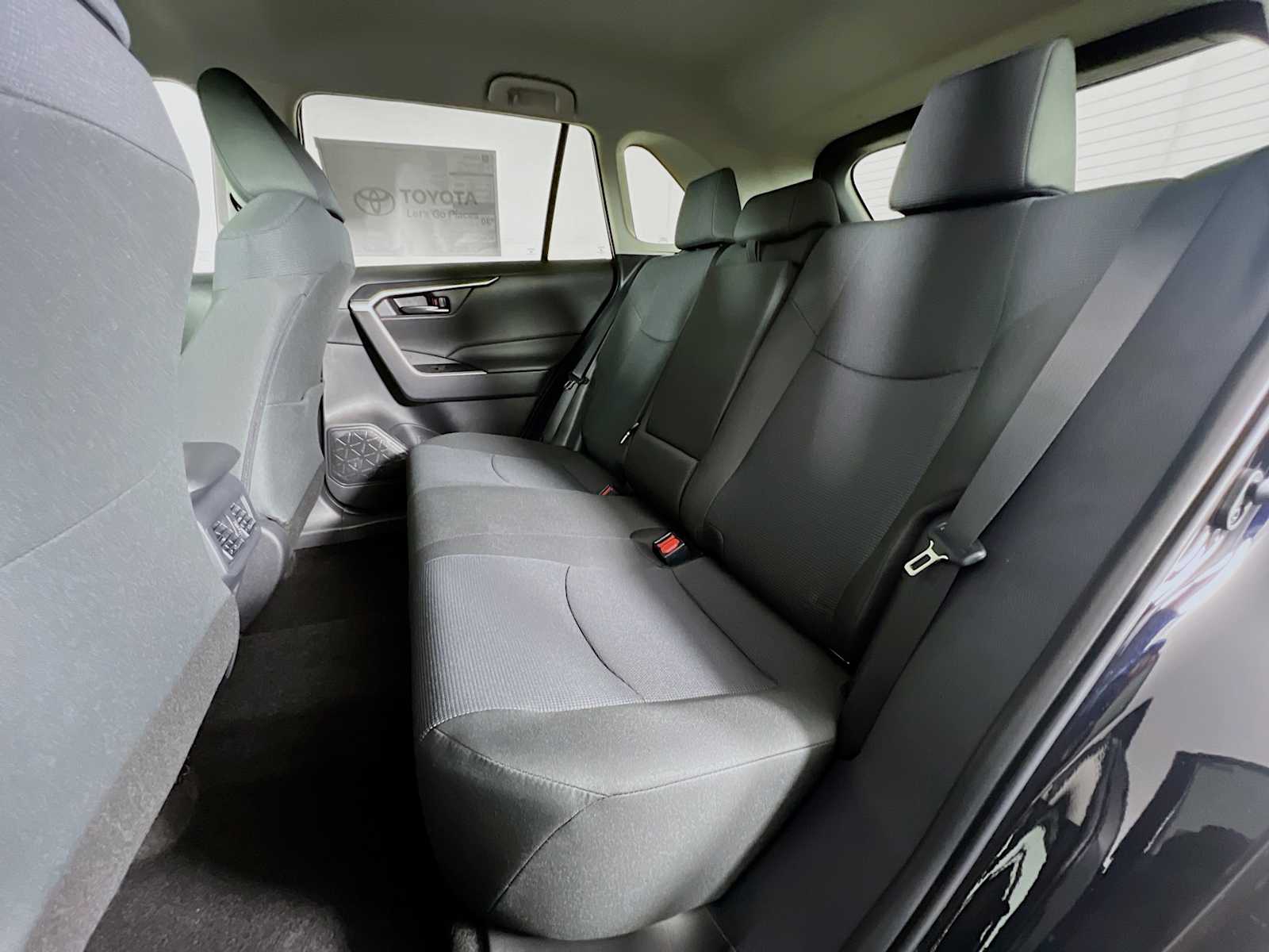 2025 Toyota RAV4 LE - Photo 13