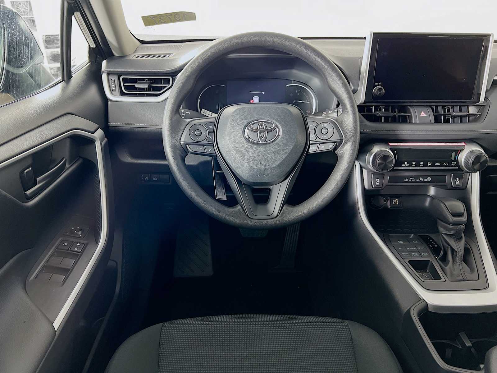 2025 Toyota RAV4 LE - Photo 15