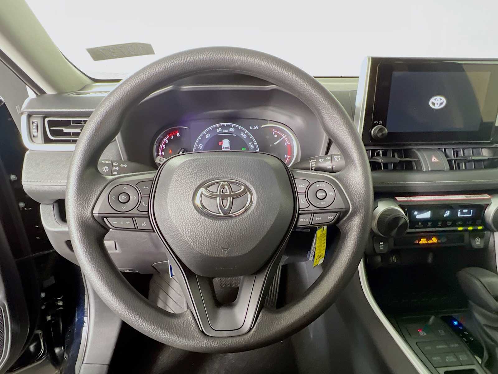 2025 Toyota RAV4 LE - Photo 7