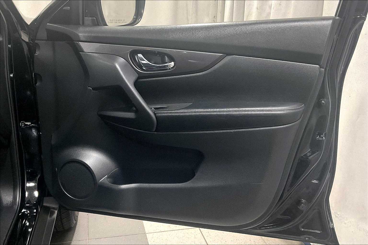 2020 Nissan Rogue SV - Photo 12