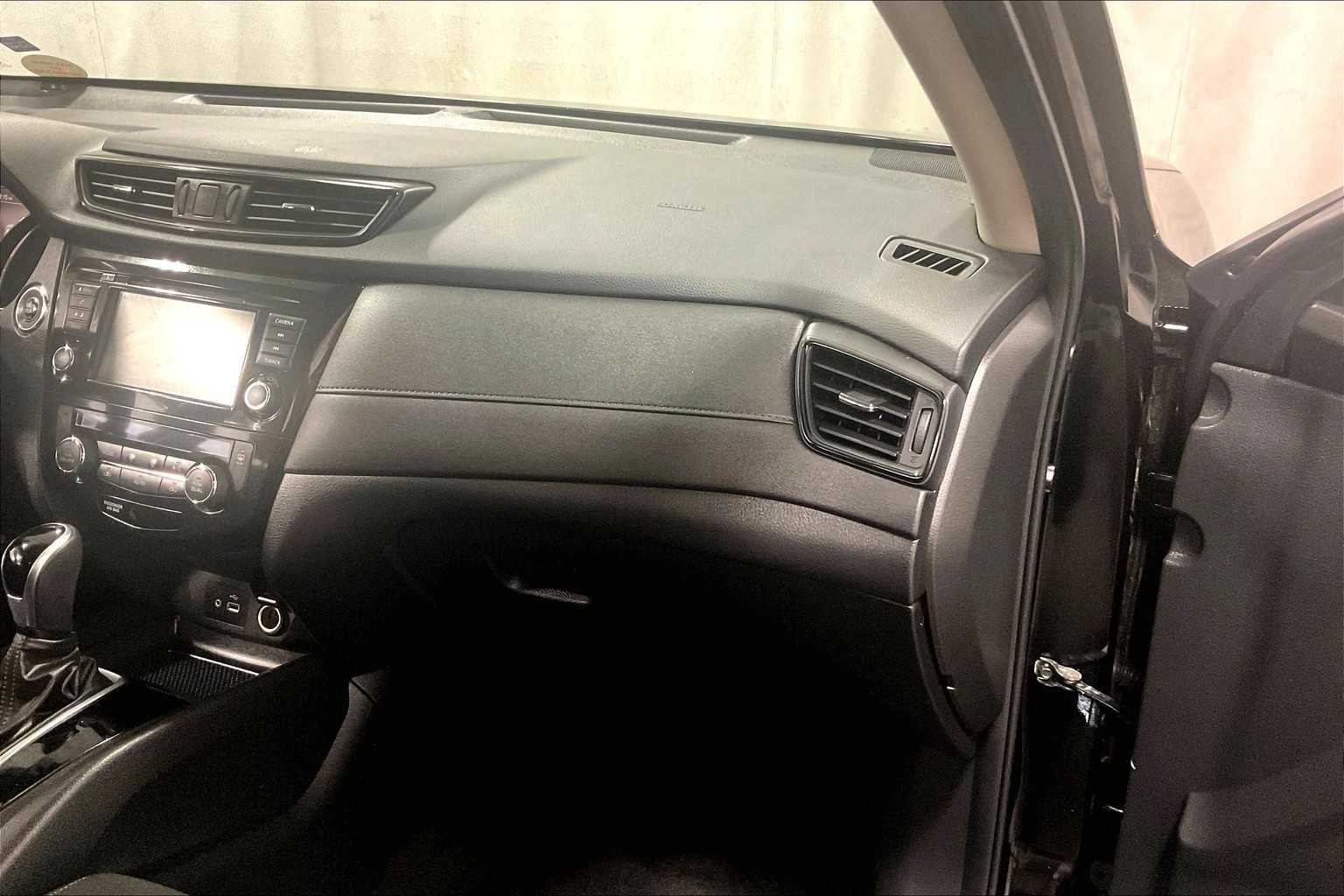 2020 Nissan Rogue SV - Photo 13