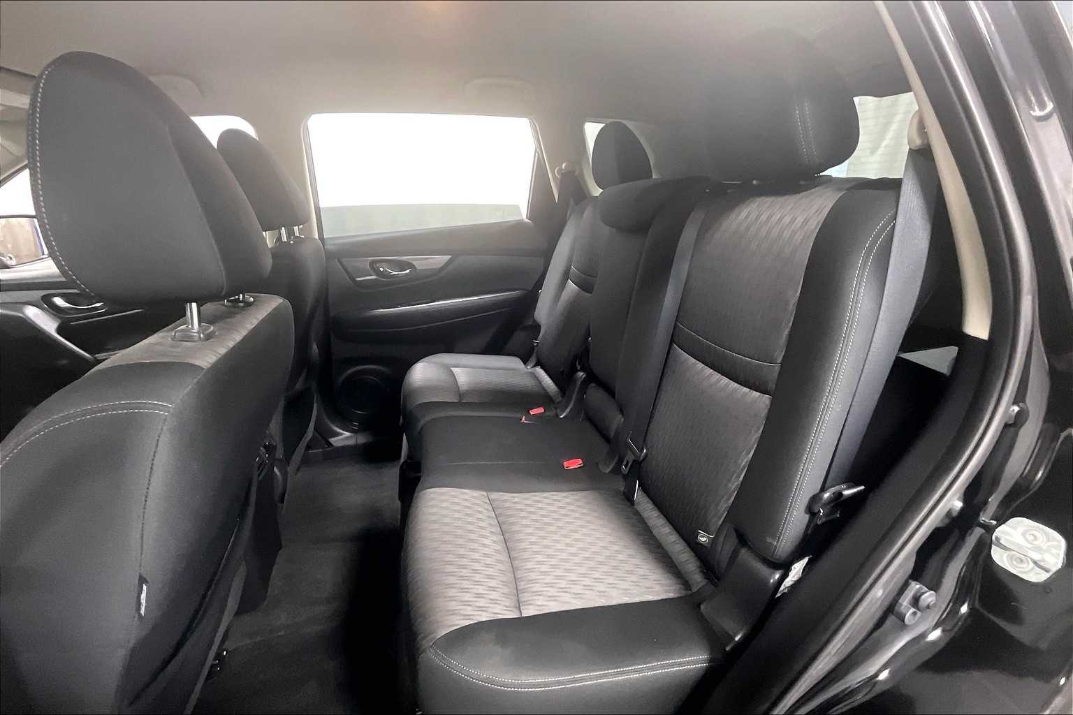 2020 Nissan Rogue SV - Photo 15