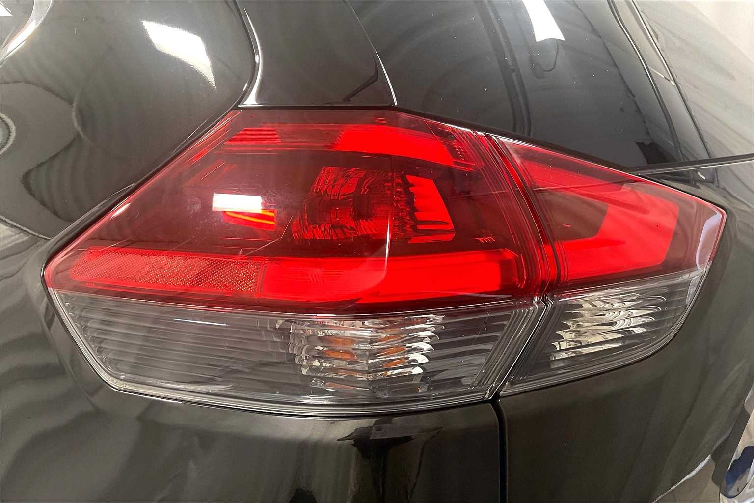 2020 Nissan Rogue SV - Photo 34