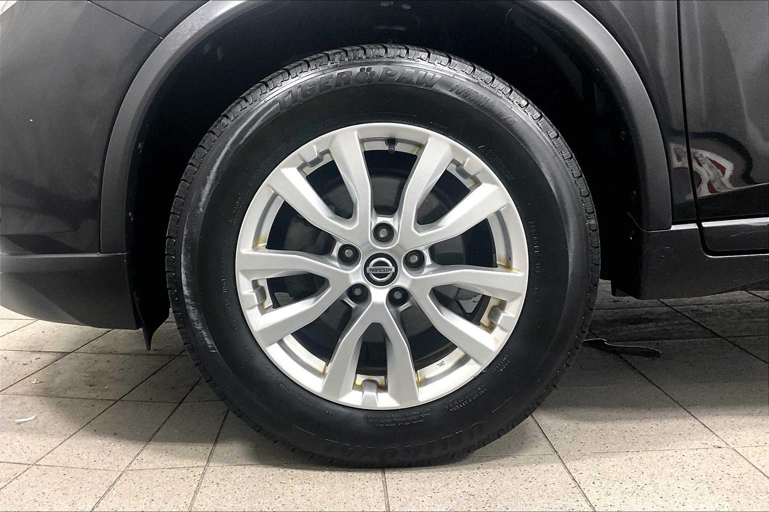 2020 Nissan Rogue SV - Photo 7