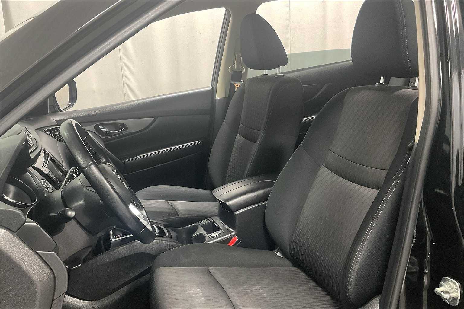 2020 Nissan Rogue SV - Photo 10