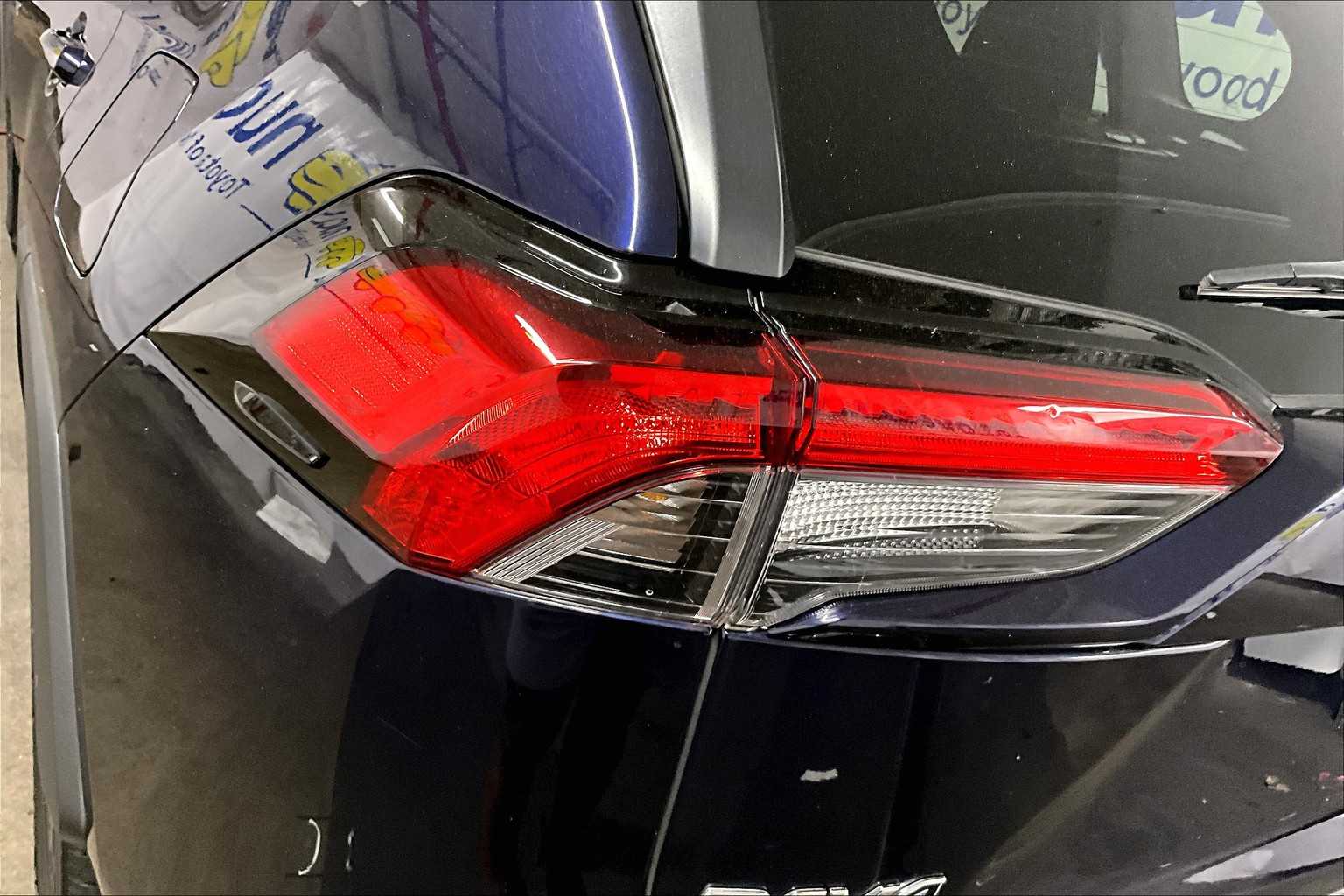 2022 Toyota RAV4 XLE - Photo 34