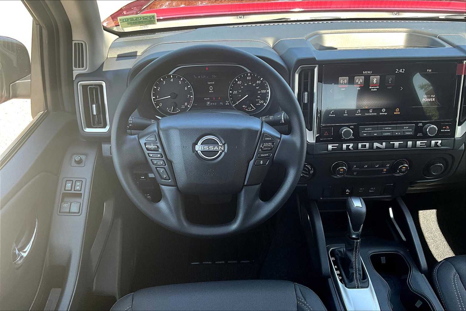 2025 Nissan Frontier SV - Photo 17