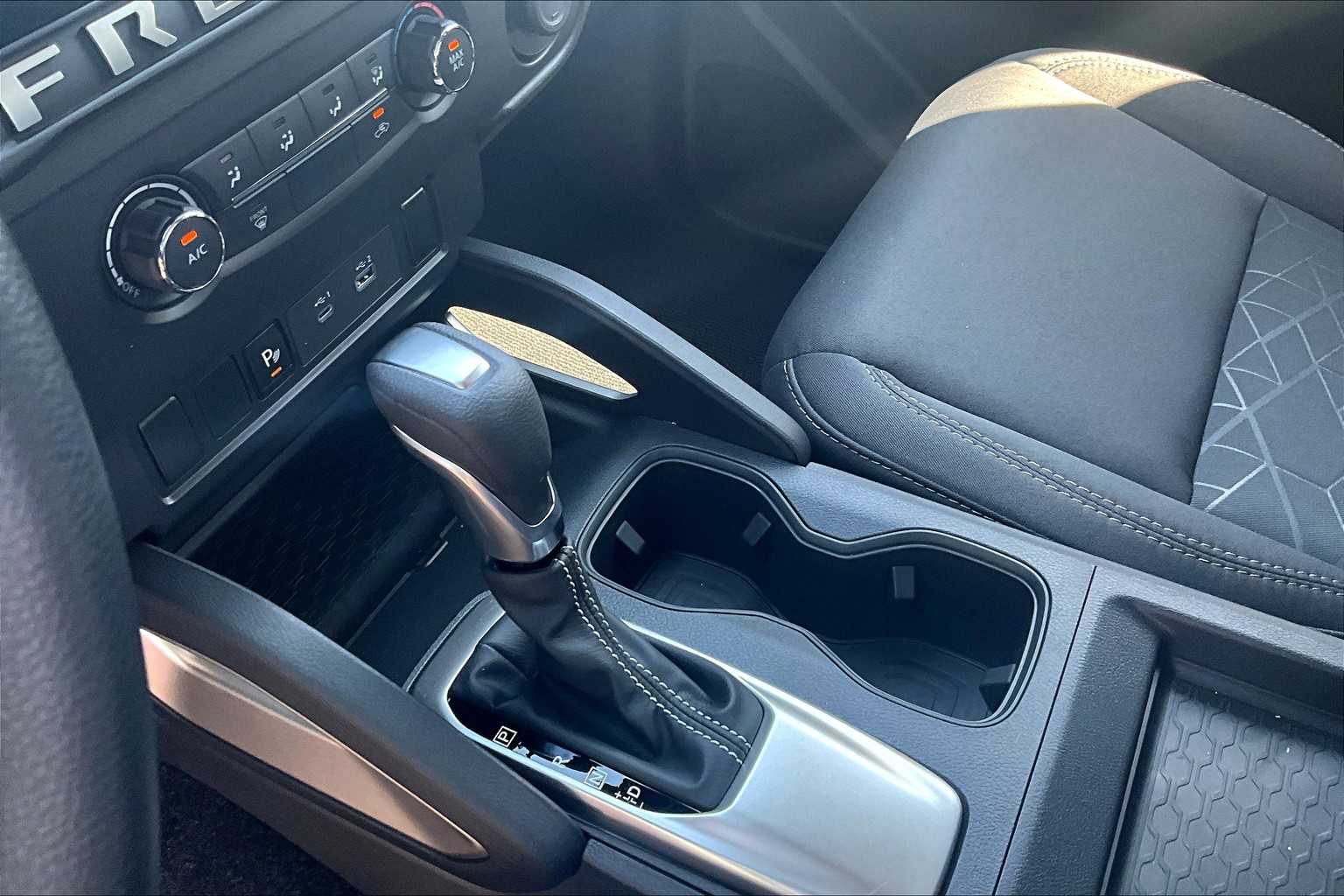2025 Nissan Frontier SV - Photo 20