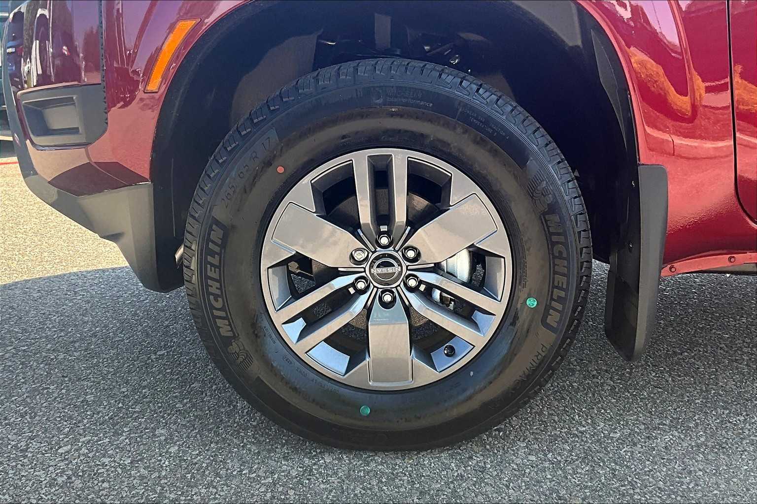 2025 Nissan Frontier SV - Photo 7