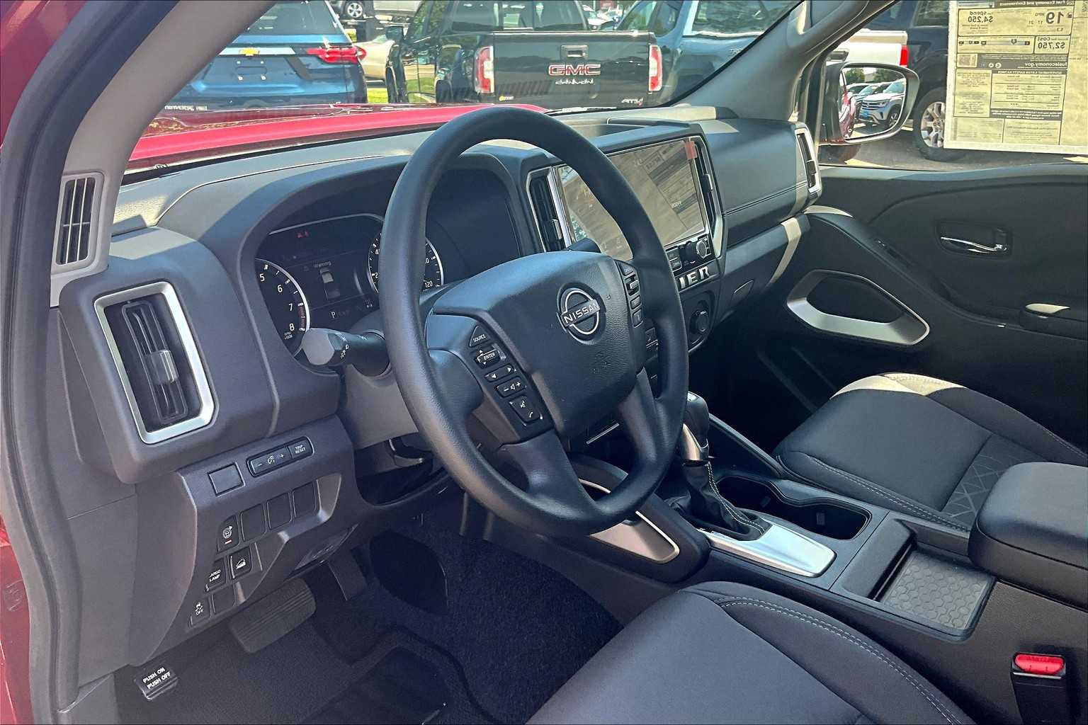 2025 Nissan Frontier SV - Photo 8