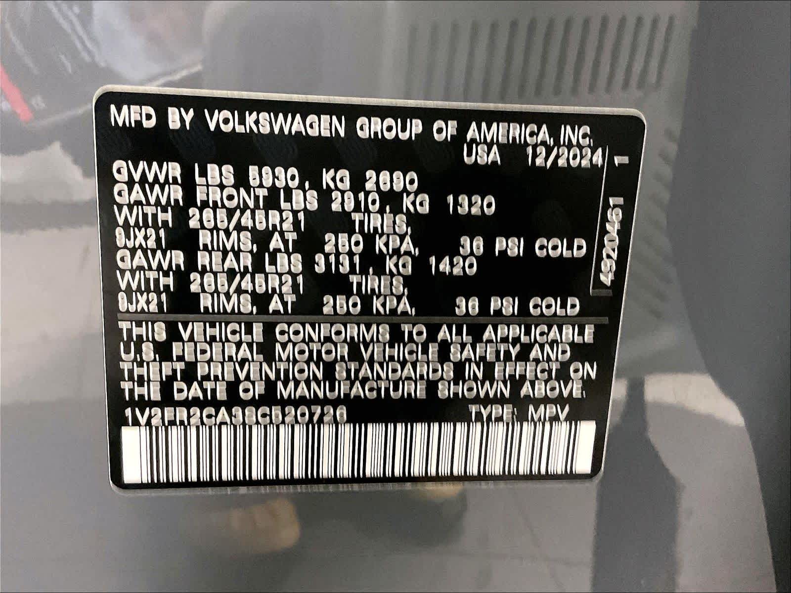 2025 Volkswagen Atlas 2.0T SEL Premium R-Line - Photo 36