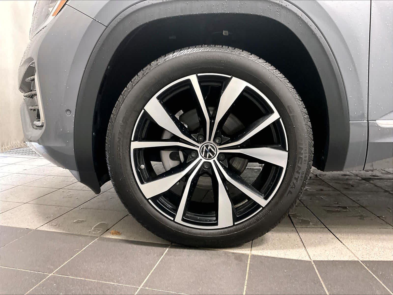 2025 Volkswagen Atlas 2.0T SEL Premium R-Line - Photo 7