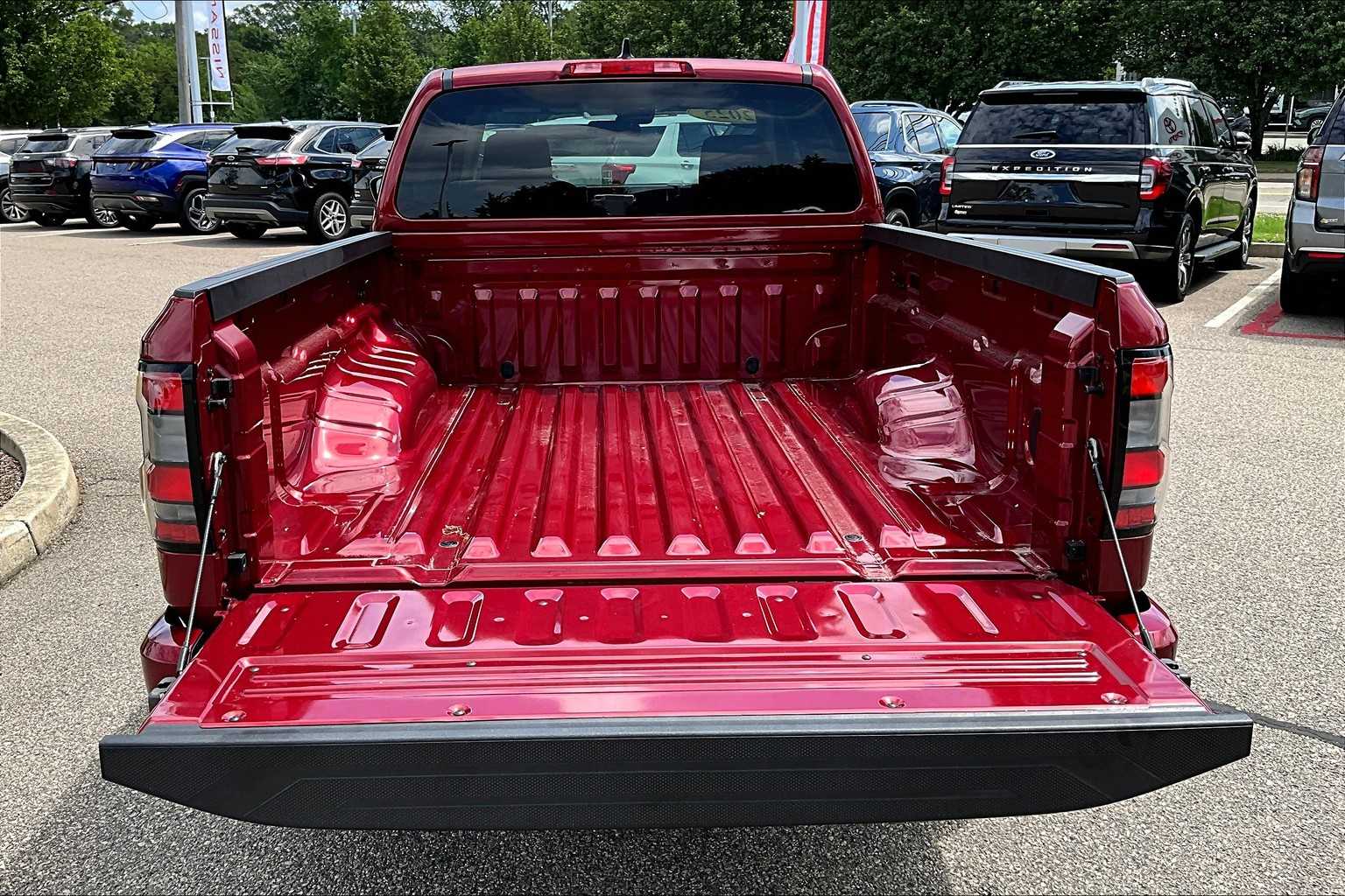2025 Nissan Frontier SV - Photo 30