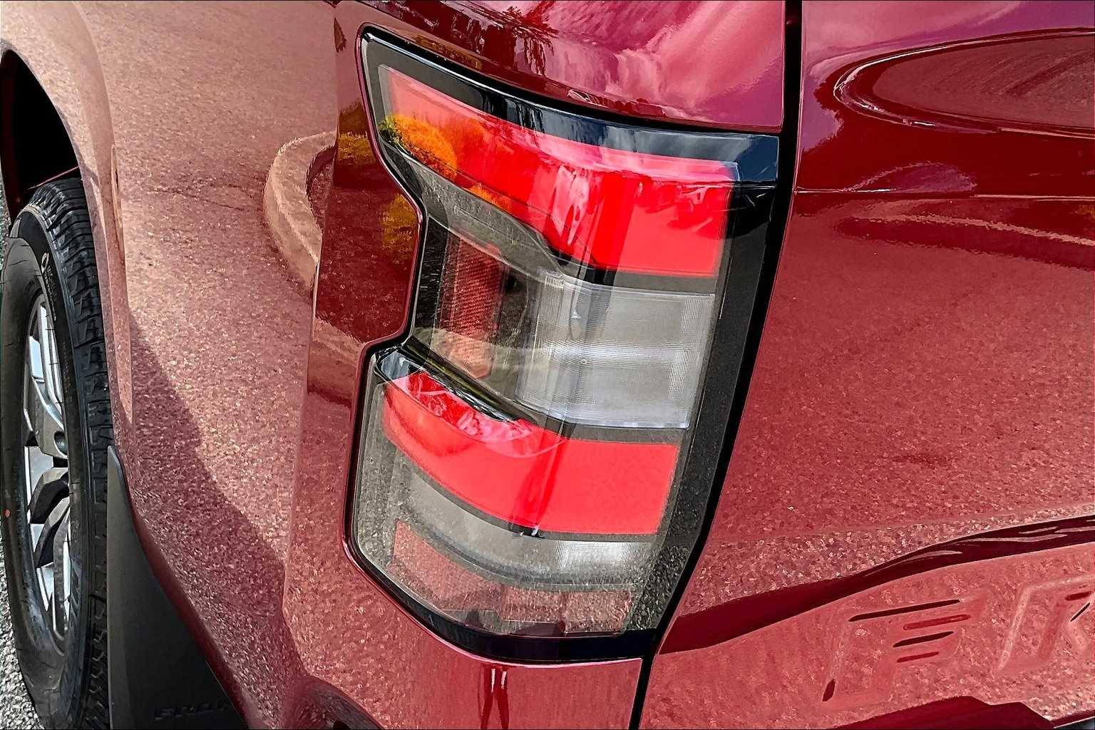2025 Nissan Frontier SV - Photo 33