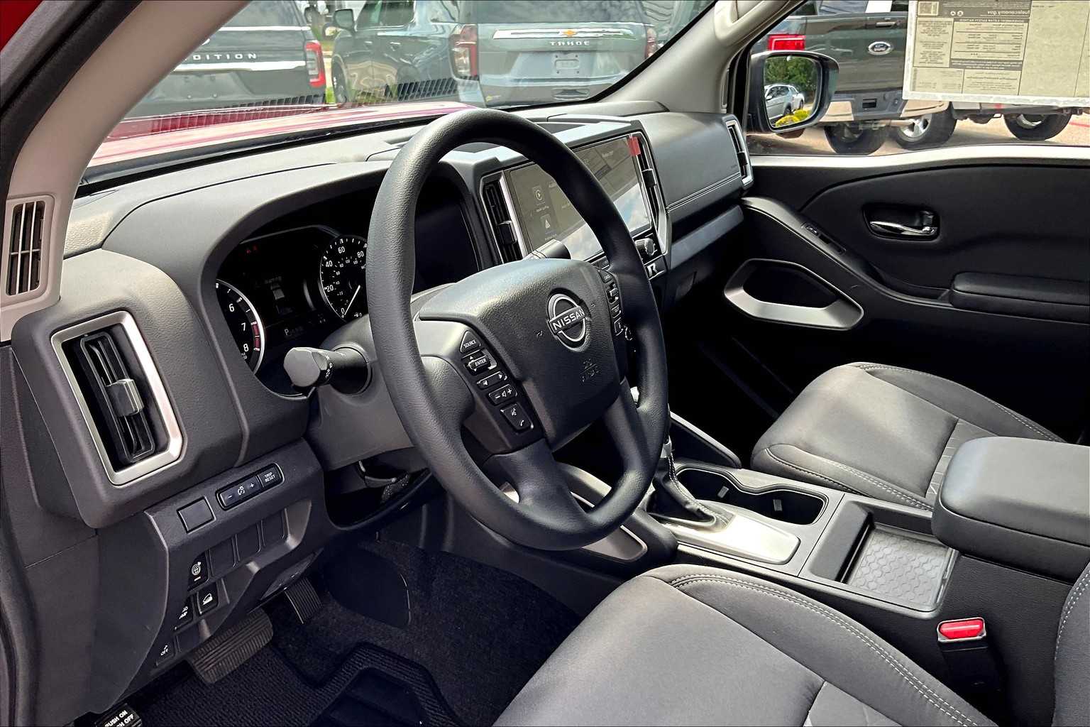 2025 Nissan Frontier SV - Photo 8