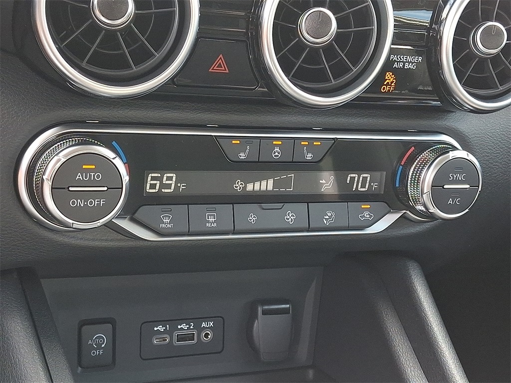 2025 Nissan Sentra SV - Photo 11