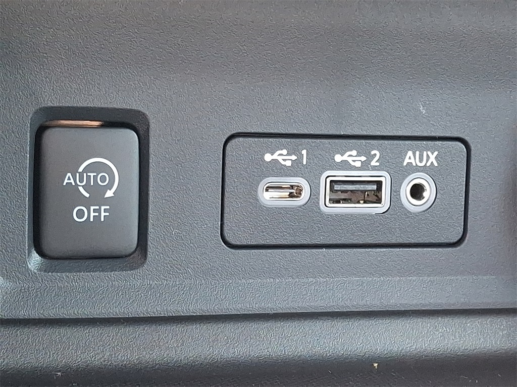 2025 Nissan Sentra SV - Photo 16