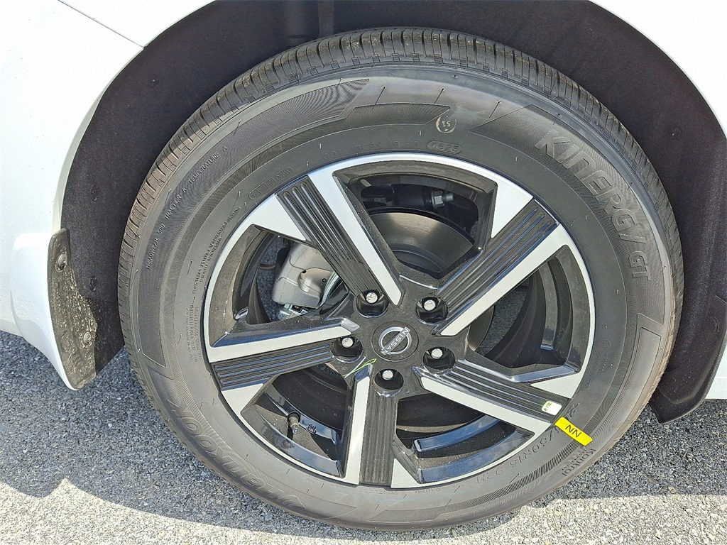 2025 Nissan Sentra SV - Photo 5