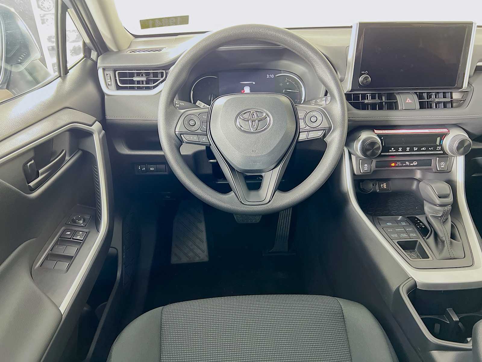 2025 Toyota RAV4 LE - Photo 15