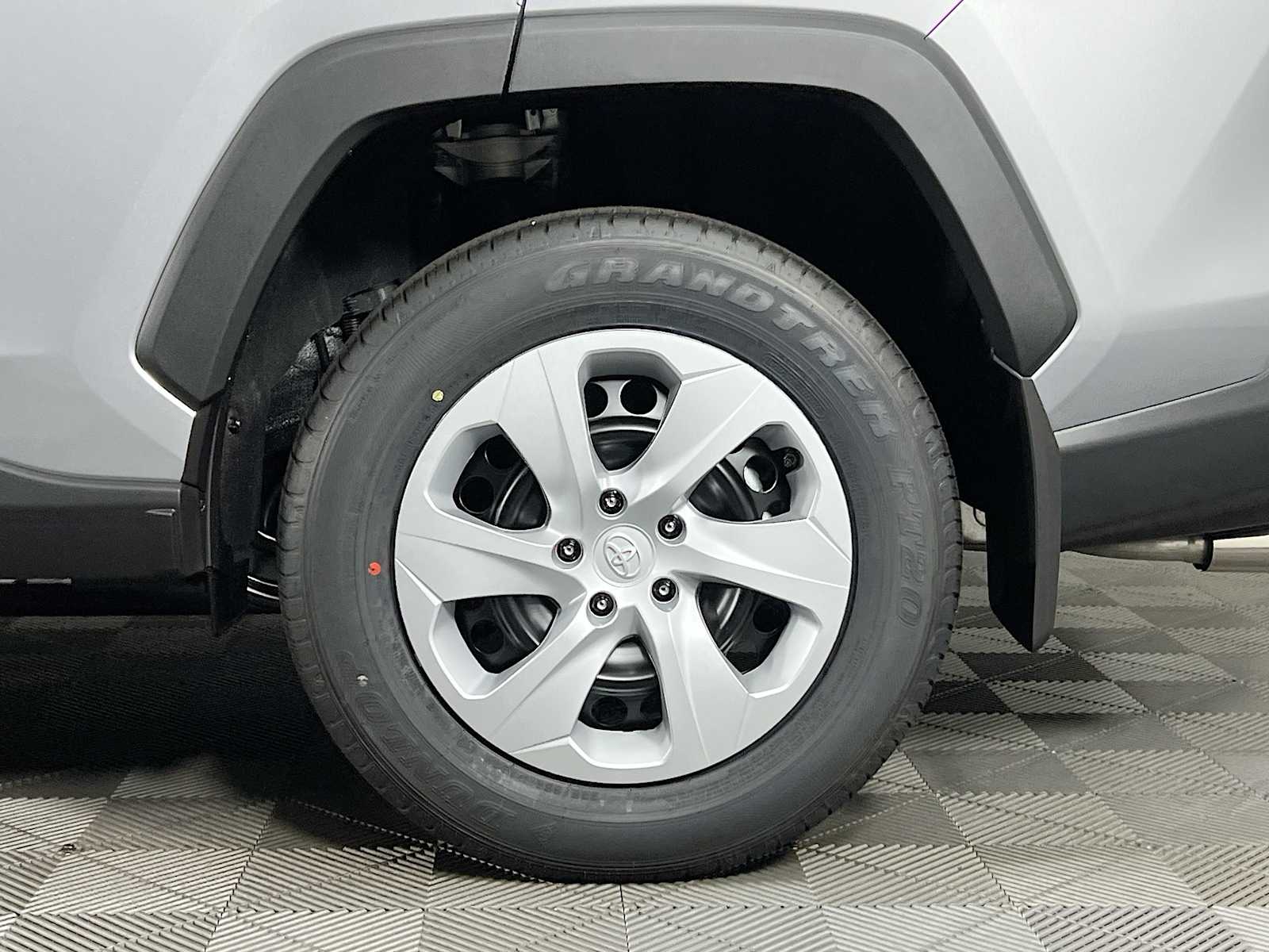 2025 Toyota RAV4 LE - Photo 19