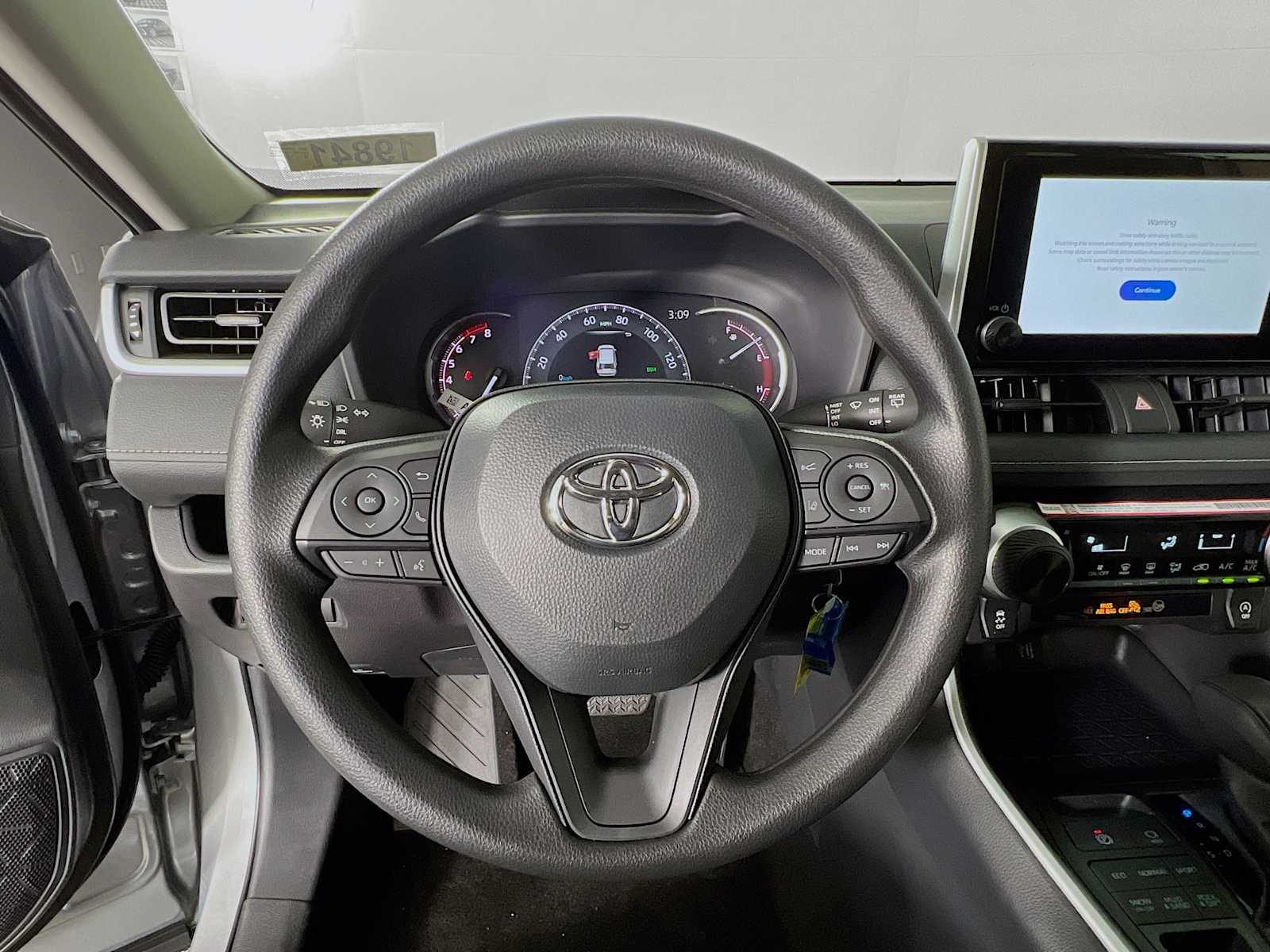 2025 Toyota RAV4 LE - Photo 7