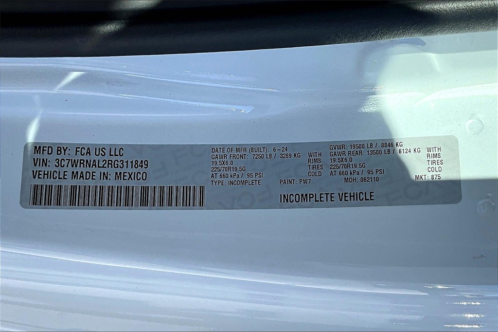 2024 Ram 5500HD Tradesman - Photo 17