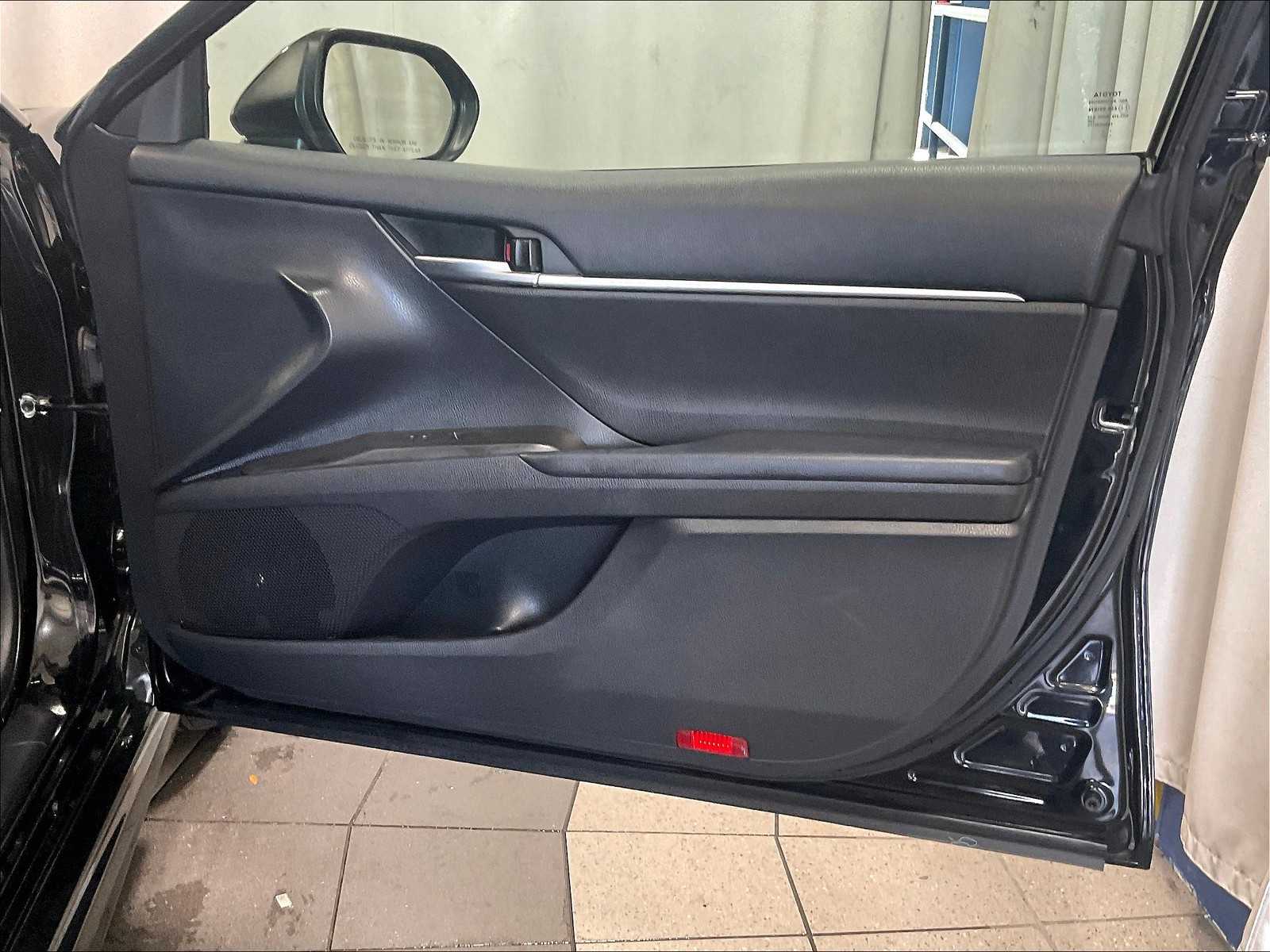 2023 Toyota Camry SE - Photo 12