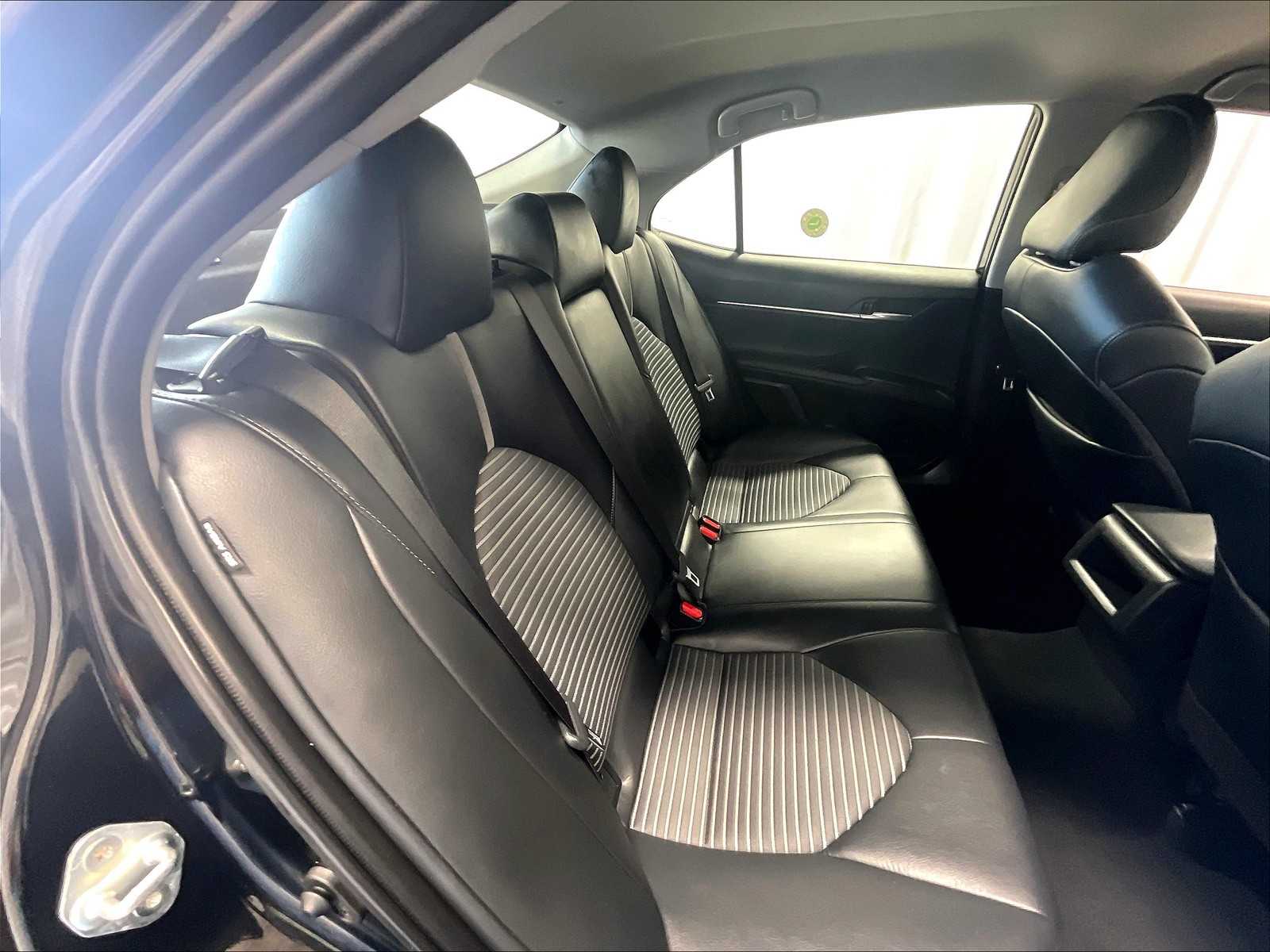 2023 Toyota Camry SE - Photo 16