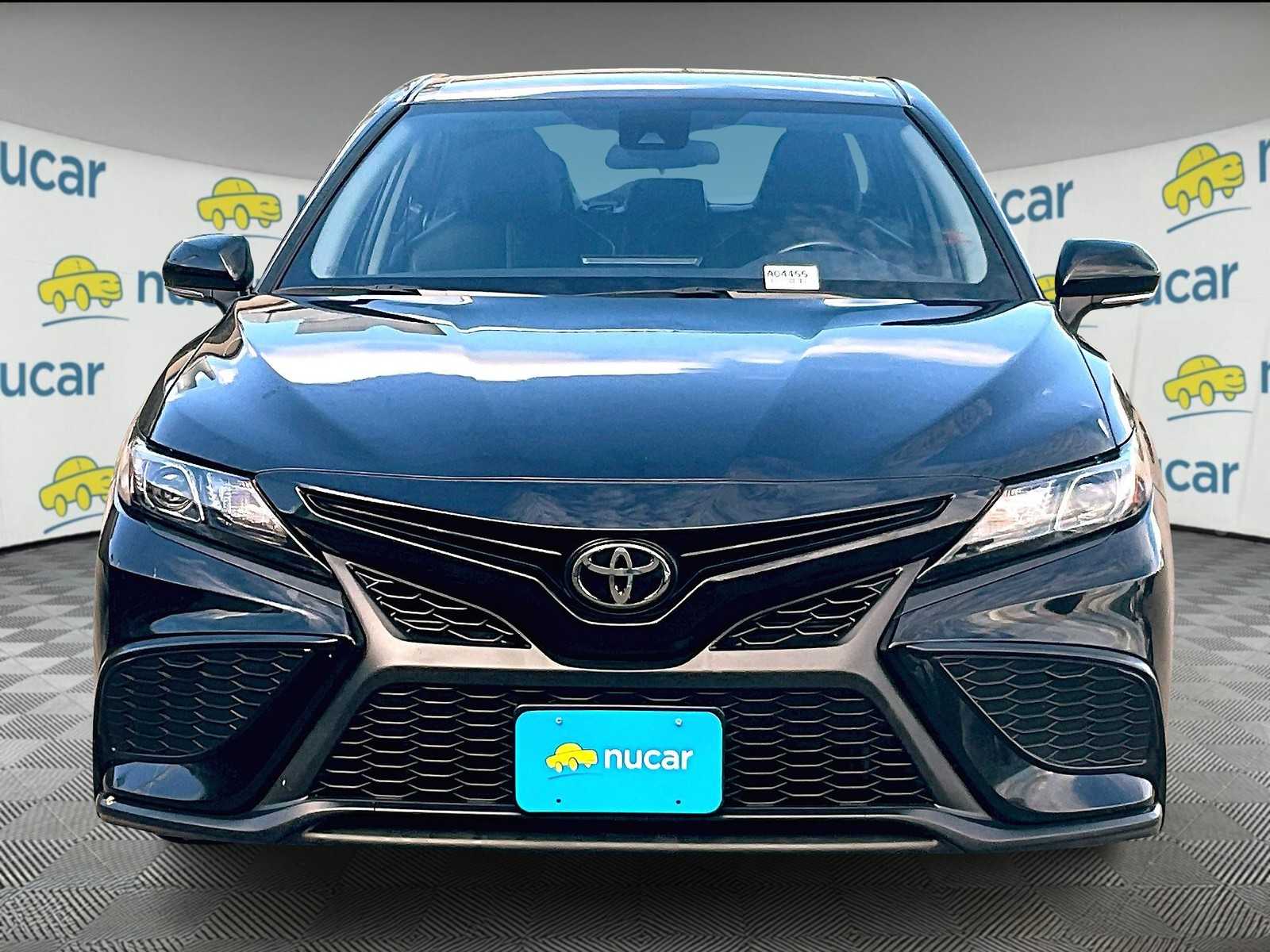 2023 Toyota Camry SE - Photo 2