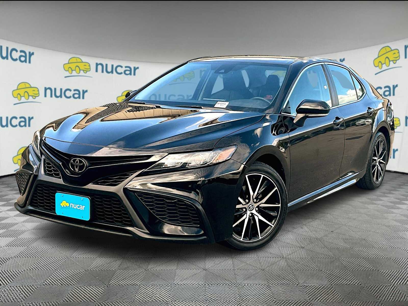 2023 Toyota Camry SE - Photo 3