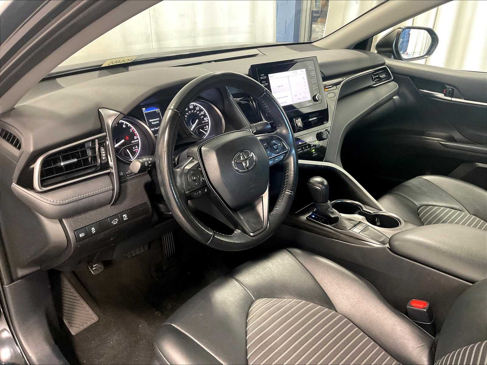 2023 Toyota Camry SE - Photo 8