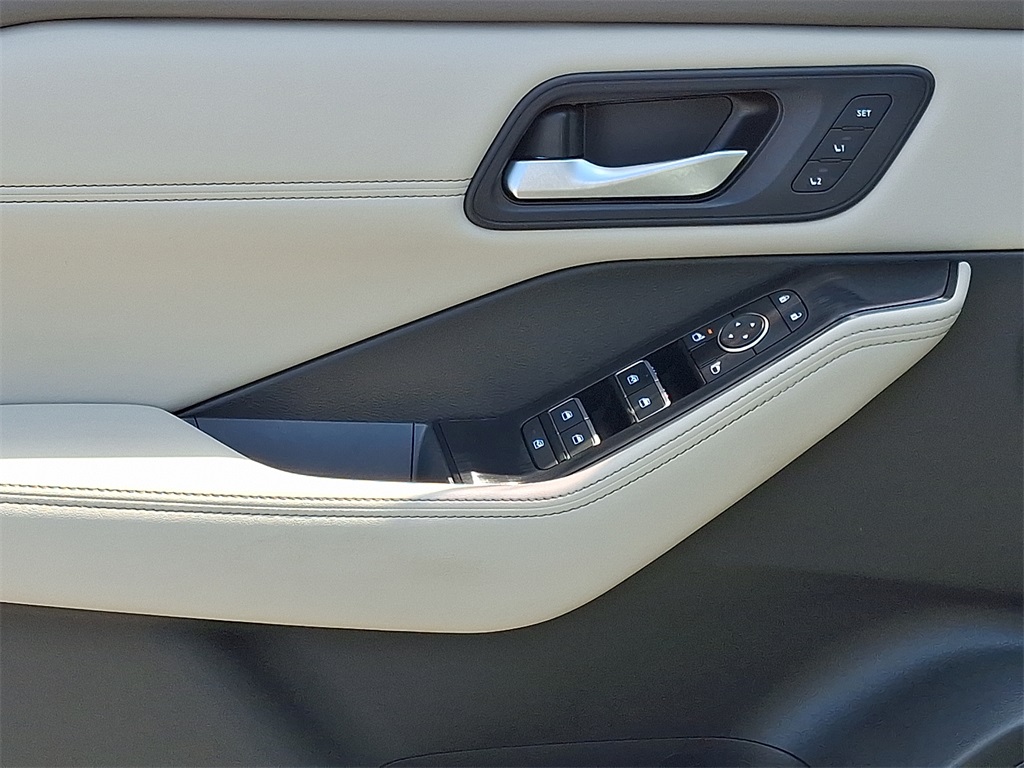 2023 Nissan Rogue SL - Photo 12