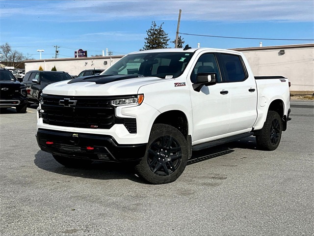 2022 Chevrolet Silverado 1500 LT Trail Boss - Photo 2