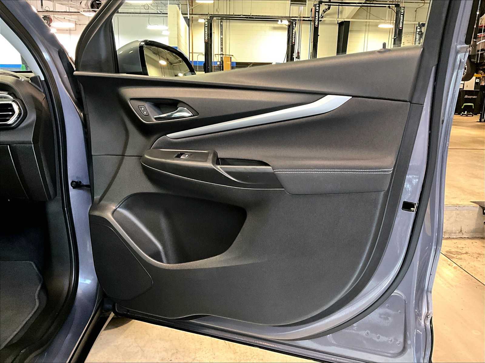 2023 Chevrolet Bolt EUV LT - Photo 12