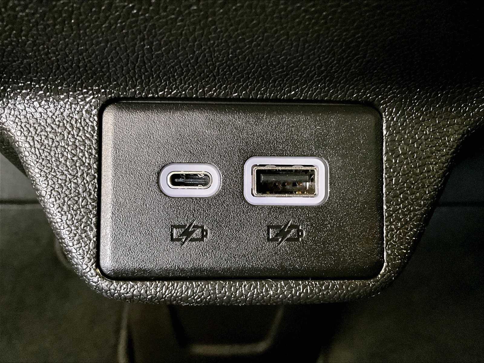 2023 Chevrolet Bolt EUV LT - Photo 28