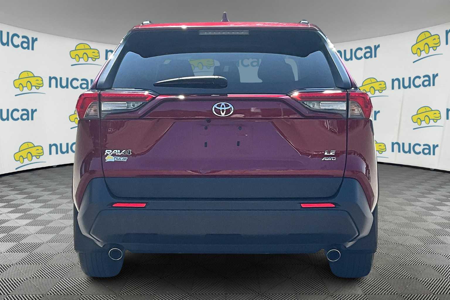 2020 Toyota RAV4 LE - Photo 5