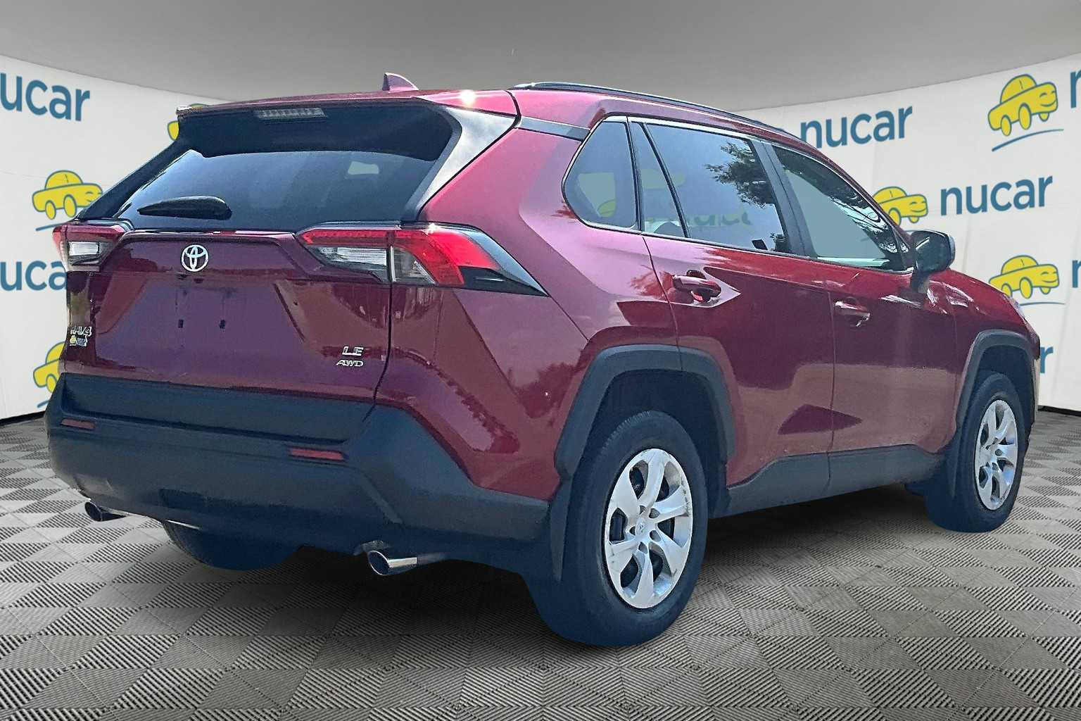 2020 Toyota RAV4 LE - Photo 6