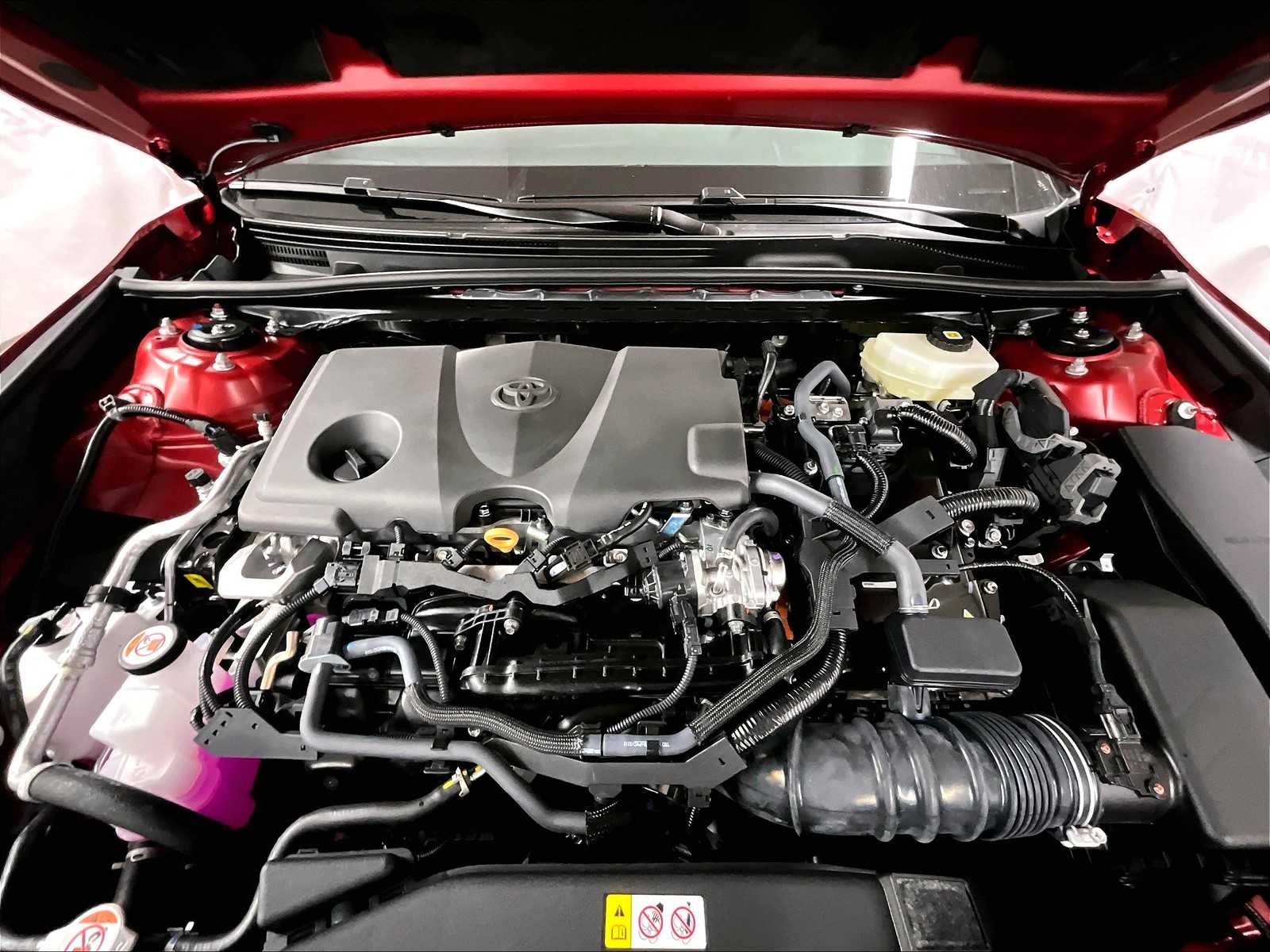 2025 Toyota Camry SE - Photo 16