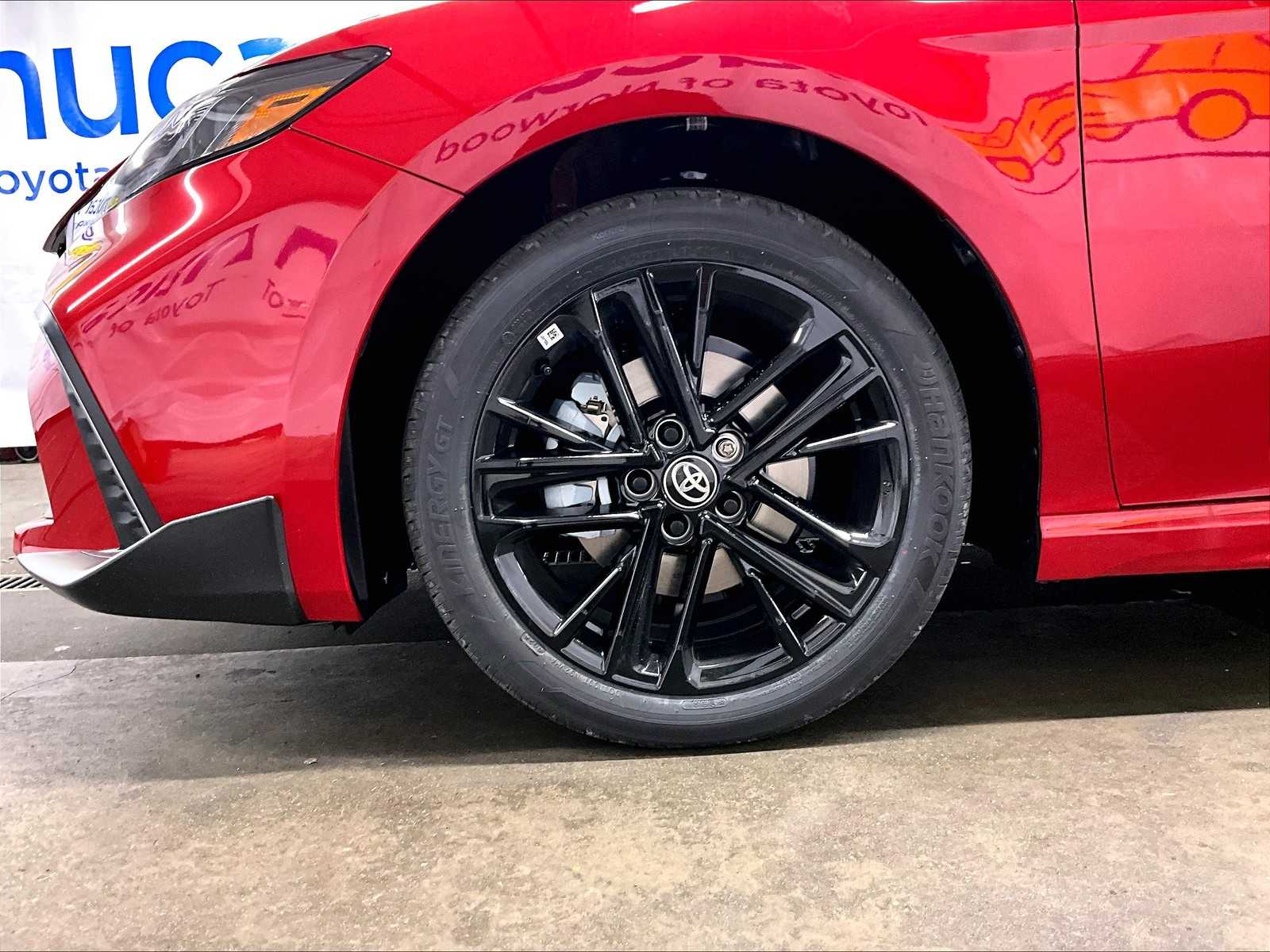 2025 Toyota Camry SE - Photo 8