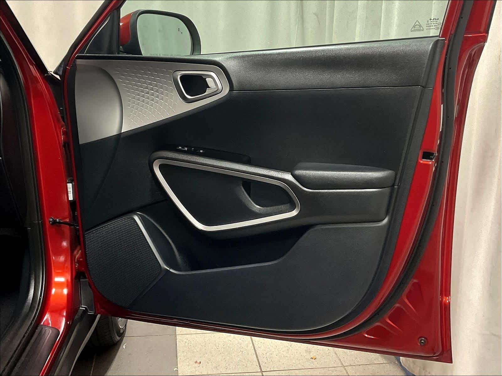 2023 Kia Soul LX - Photo 12