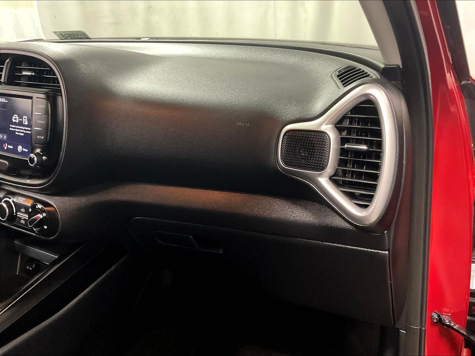 2023 Kia Soul LX - Photo 13