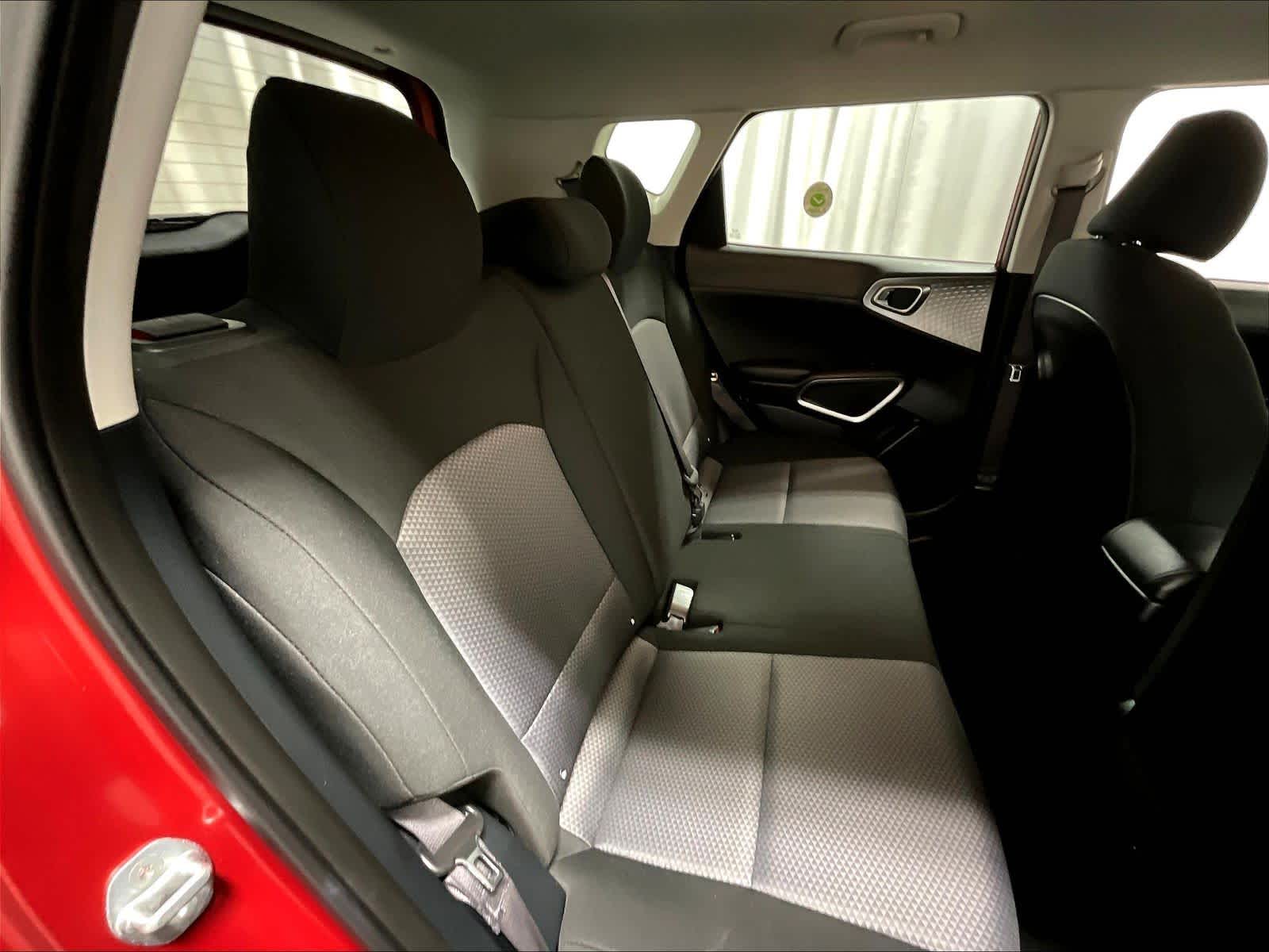 2023 Kia Soul LX - Photo 16