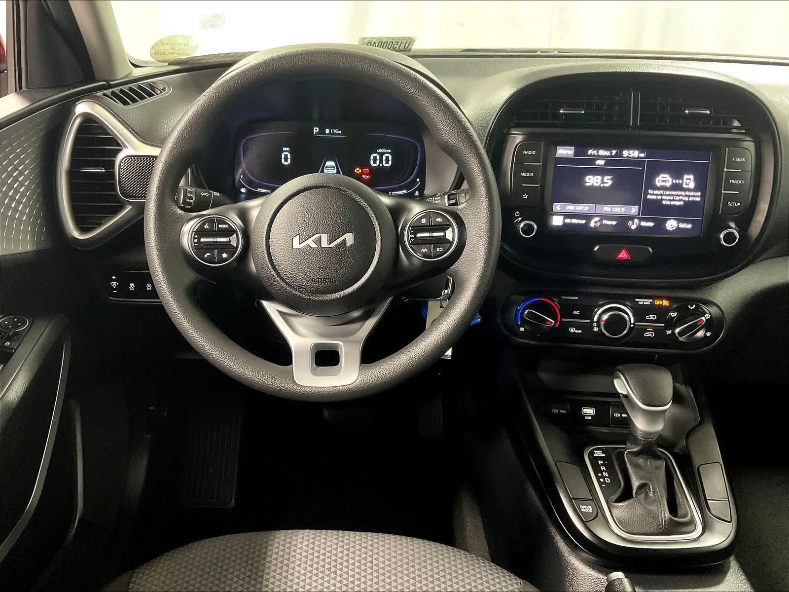 2023 Kia Soul LX - Photo 17