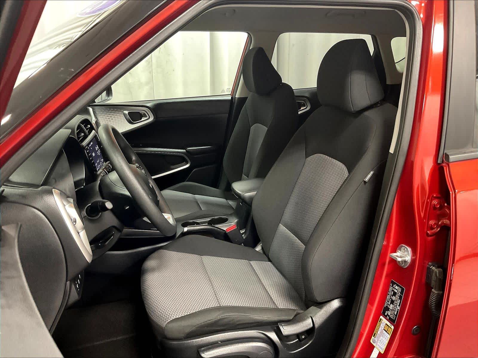 2023 Kia Soul LX - Photo 10